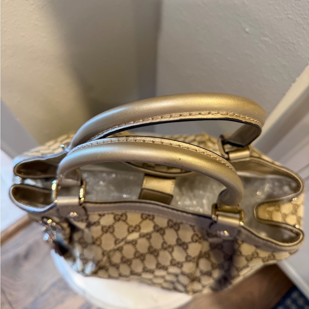 Gucci Sukey Beige and Metallic Monogram tote includes charm with COA - Picture 4 of 17